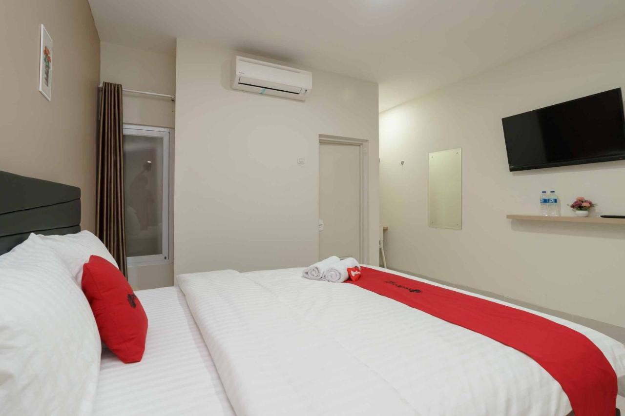 Reddoorz Plus Near Eka Hospital Bsd 5 Dadap Exterior photo